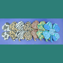 Load image into Gallery viewer, 4 Leaf Clover or Shamrock Inserts - Silicone Freshie Mold