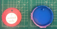 Load image into Gallery viewer, 3.5" Circle Tray - Silicone Freshie Mold