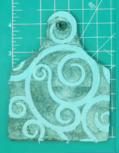 Load image into Gallery viewer, Cow Ear Tag Inserts - Silicone Freshie Mold