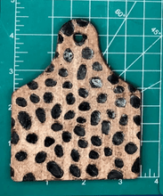 Load image into Gallery viewer, Cow Ear Tag Inserts - Silicone Freshie Mold