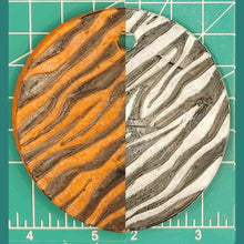 Load image into Gallery viewer, 3.5" Circle Inserts - Everything Else - Silicone Freshie Mold