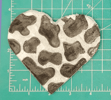 Load image into Gallery viewer, 4" Heart Inserts - Silicone Freshie Molds