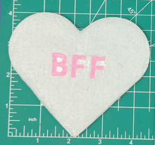 Load image into Gallery viewer, 4" Heart Inserts - Silicone Freshie Molds