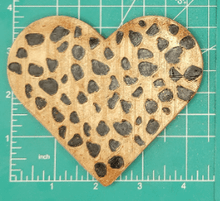 Load image into Gallery viewer, 4" Heart Inserts - Silicone Freshie Molds