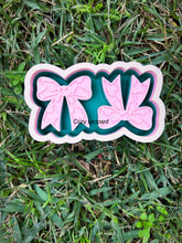 Load image into Gallery viewer, Cow Print Bow Freshie Mold
