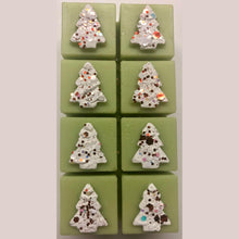 Load image into Gallery viewer, Christmas Tree Wax Melt Snap Bar Silicone Mold
