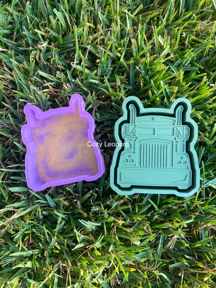 18 Wheeler Freshie Mold