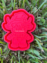 Load image into Gallery viewer, Highland Cow Scarecrow Freshie Mold
