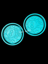 Load image into Gallery viewer, 8 Ball with Conchos and Hearts Freshie Mold
