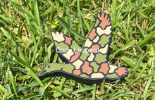 Load image into Gallery viewer, Camo Flying Duck Freshie Mold
