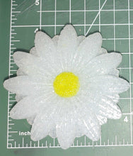 Load image into Gallery viewer, Daisy - Silicone Freshie Mold
